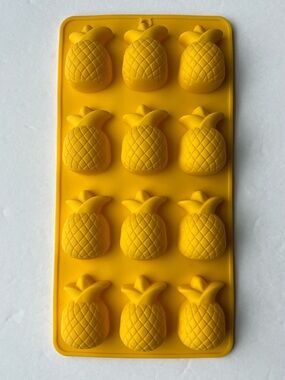 Silicone Pineapple Ice Cube Tray Candy Mold Butter Mold NWOT